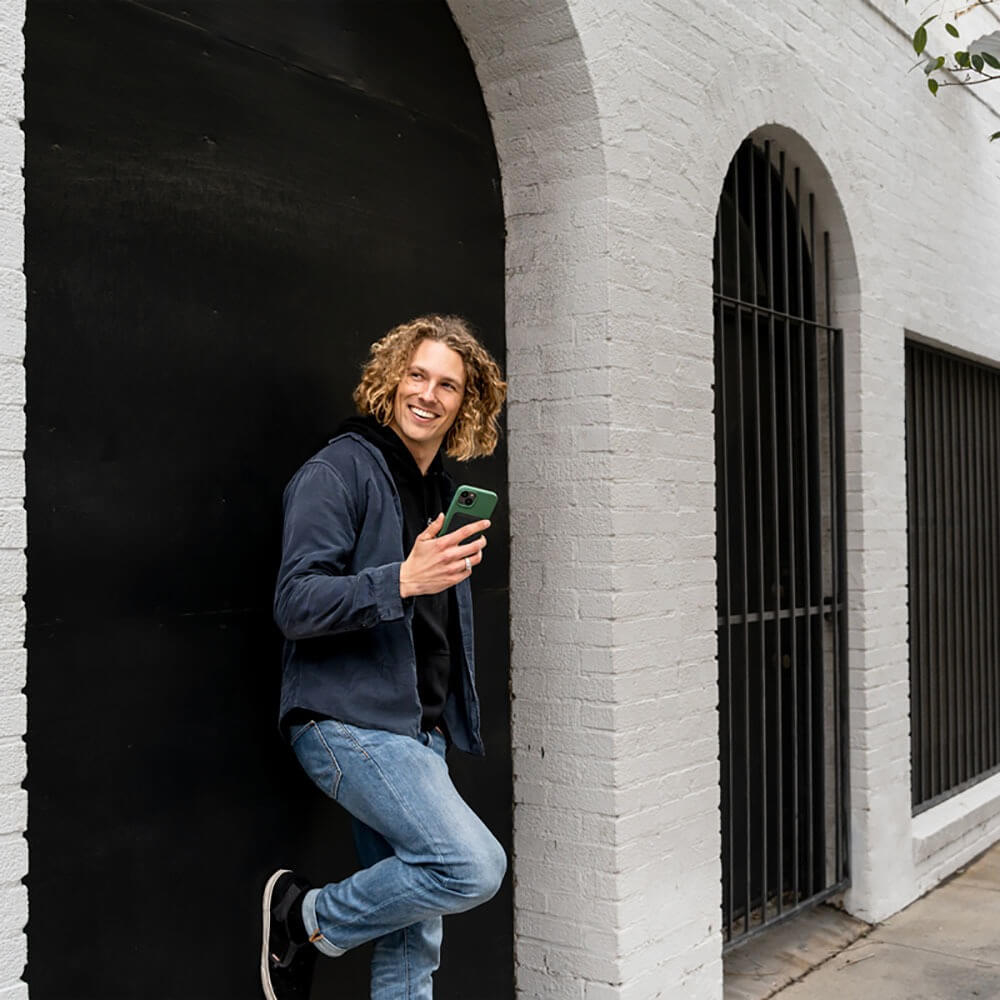 Чехол защитный uBear Shell Case , кардхолдер, эко-кожа, чёрный